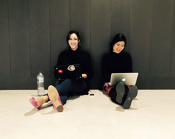 Hanging out in the S building back in 2018, then-MBA students Maria Elena Martyak and Yoshiko Tokuchi