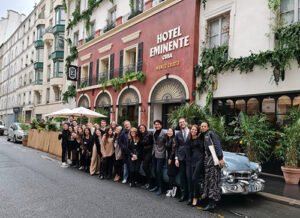 The Club in front of Hotel Eminente