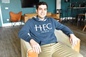 Mohammed Omar relaxes in the HEC Paris MBA lounge